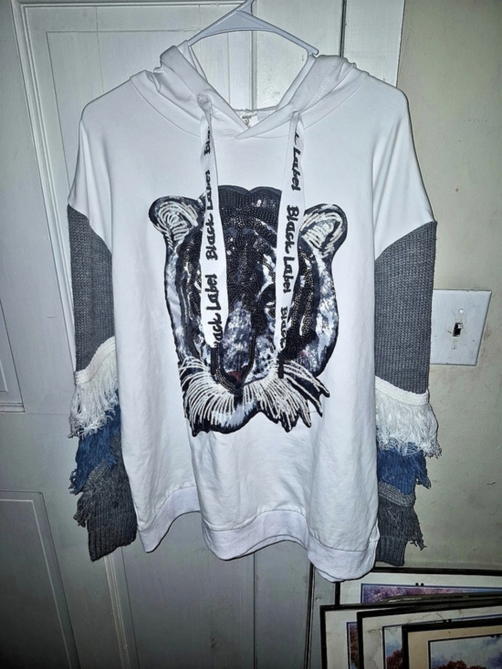PINK CLOVER Tiger Graphic Hoodie White NWT